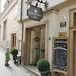 Coco Chanel Boutique By Goodnite Cz * Brno