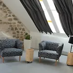 Coco Chanel Boutique By Goodnite Cz Apartmán