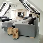 Coco Chanel Boutique By Goodnite Cz Apartmán *