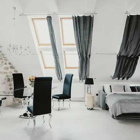 Apartment Coco Chanel Boutique By Goodnite Cz