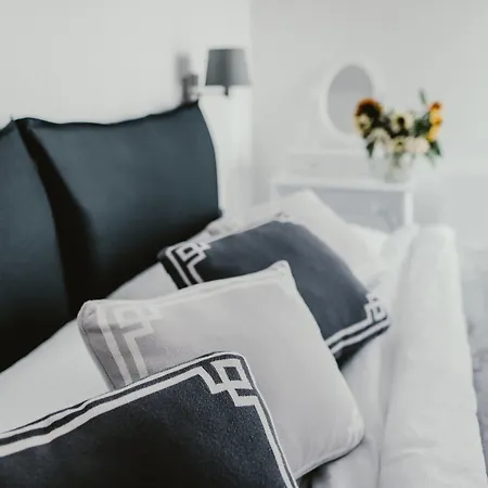Apartment Coco Chanel Boutique By Goodnite Cz