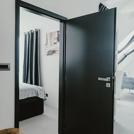 Apartment Coco Chanel Boutique By Goodnite Cz *