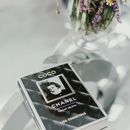 Apartment Coco Chanel Boutique By Goodnite Cz *