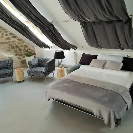 Apartment Coco Chanel Boutique By Goodnite Cz