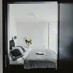 Coco Chanel Boutique By Goodnite Cz Apartamento *