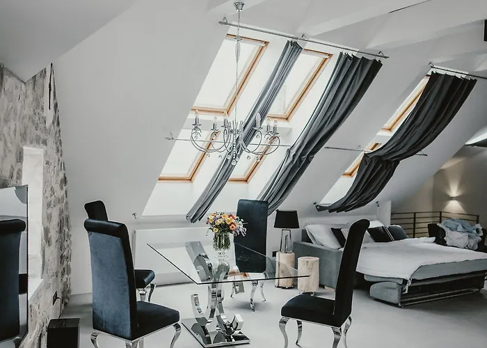 Coco Chanel Boutique By Goodnite Cz Apartamento *