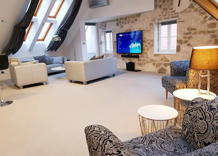 Coco Chanel Boutique By Goodnite Cz * Brno