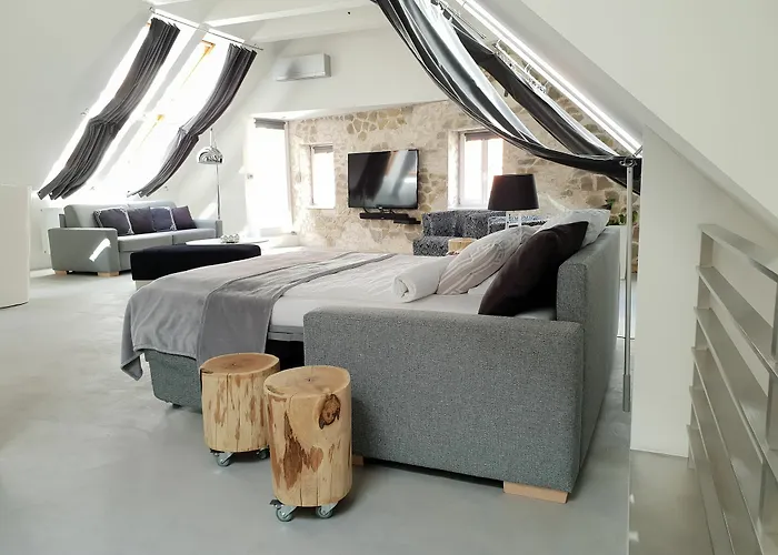 Coco Chanel Boutique By Goodnite Cz Apartamento *